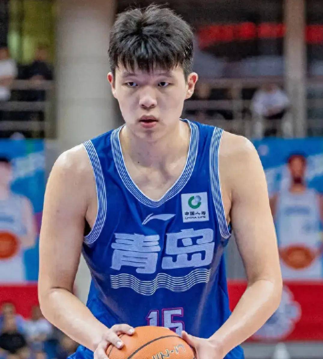 平博体育-8255美元!杨瀚森联合试训球衣拍高价仅次于状元弗拉格(杨瀚森联合试训集锦)
