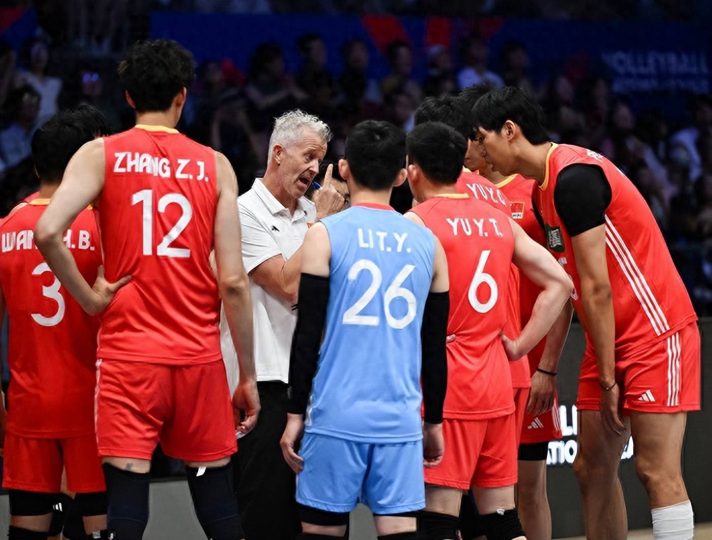 关于世界男排联赛：中国队0-3巴西队遭遇2连败的信息