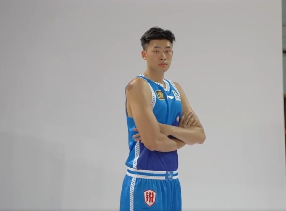 平博体育-留住邹阳，董事长亲自发话！黎伊扬离队倒计时，福建只给C类合同(领导都发话了就可以干了)