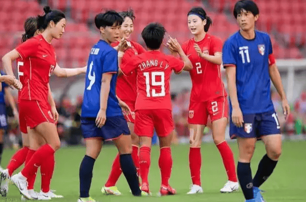 体坛午爆｜东亚杯中国女足今战日本，亚洲杯中国女篮今战新(亚洲杯女篮中国vs日本)
