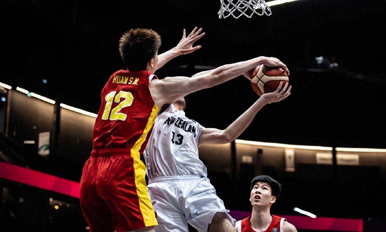 比肩文班周琦杨瀚森！郇斯楠U19世界杯场均5盖帽(u19世界杯2021)