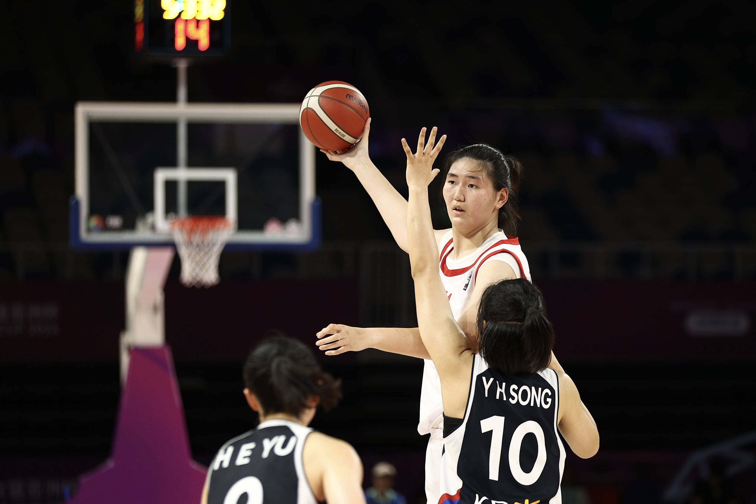 女篮亚洲杯-张子宇8中8韩旭18+12中国擒韩国2连胜(女篮亚洲杯 中国 韩国)